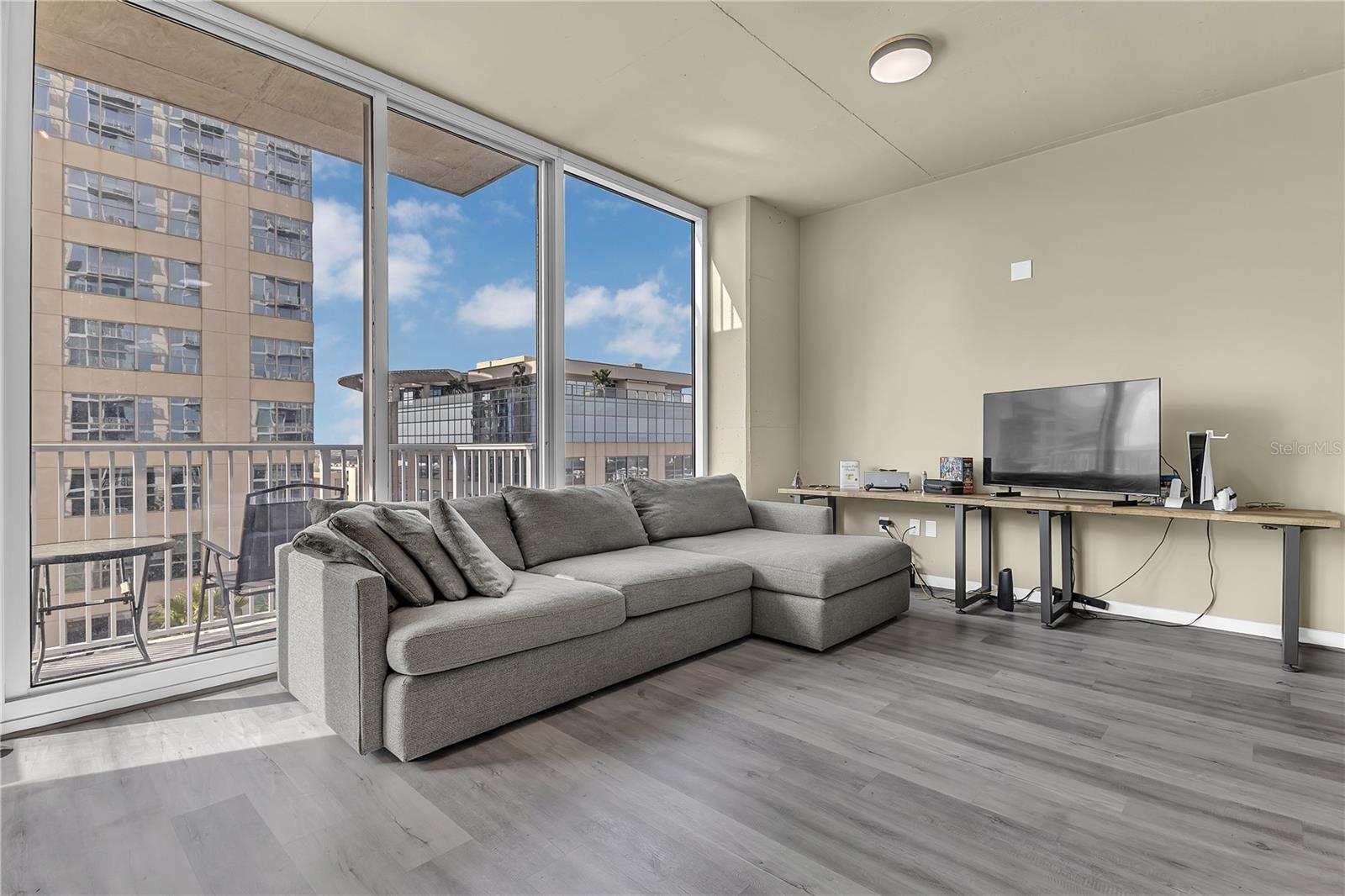 SOLAIRE/PLAZA CONDO - Residential