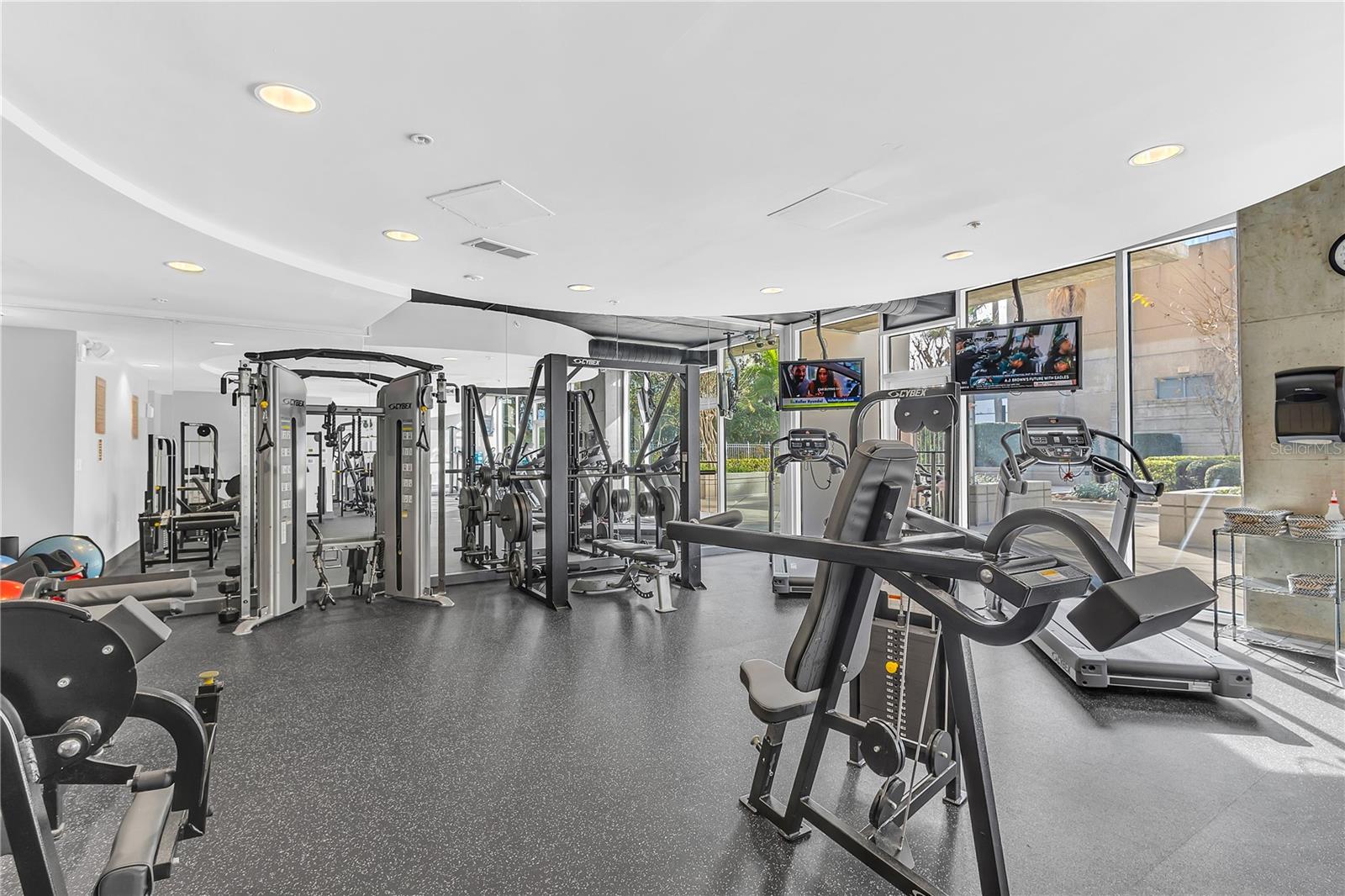 SOLAIRE/PLAZA CONDO - Residential