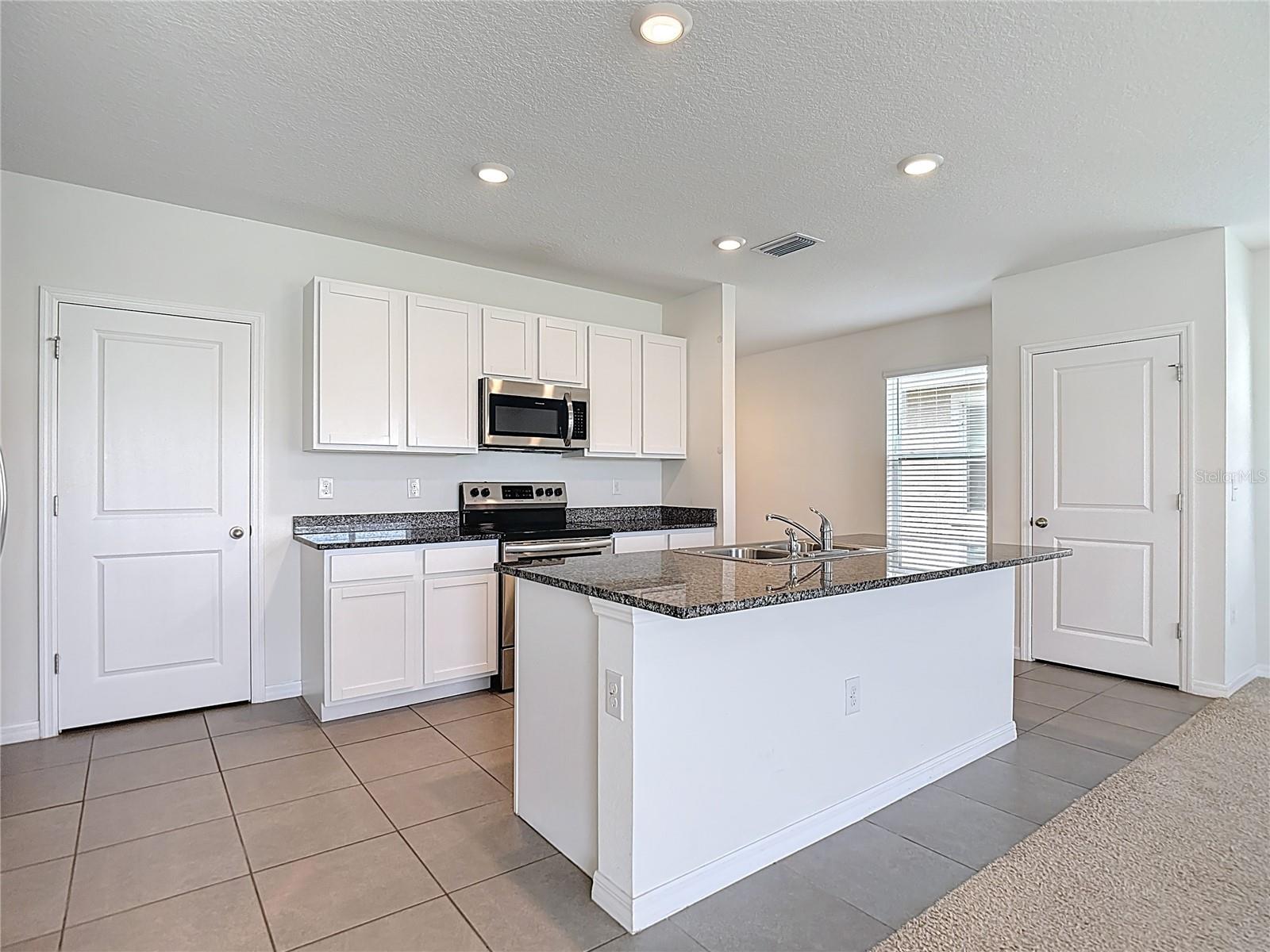 MIRADA PRCL 17-1 - Residential Lease