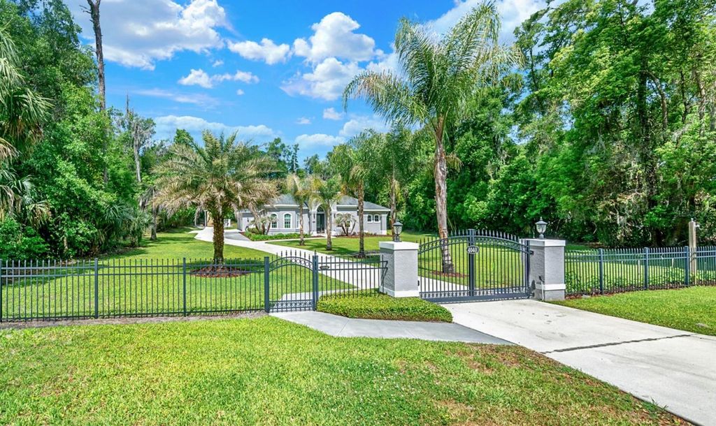 Photo of 4040 Grand Avenue, Deland, FL 32720 (MLS # V4948968)