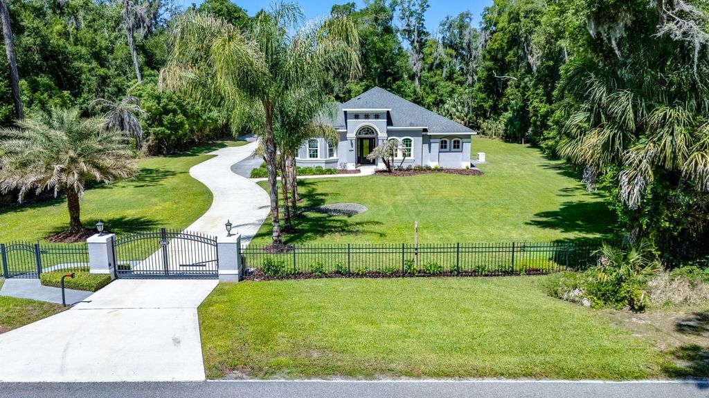 Photo of 4040 Grand Avenue, Deland, FL 32720 (MLS # V4948968)
