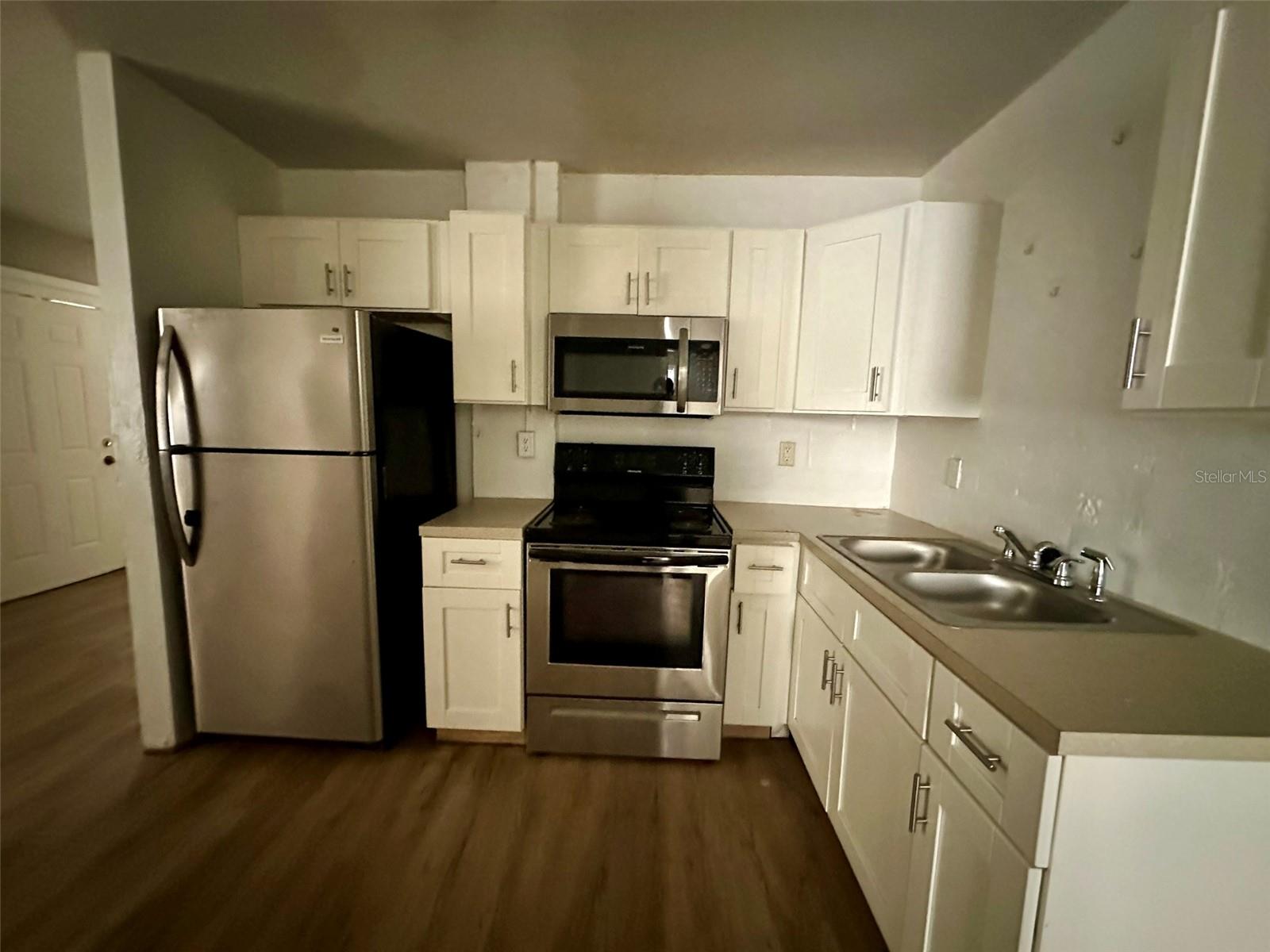 HARRIS ESTATE HARRIS LANDS REPL E 1/2 - Residential Lease