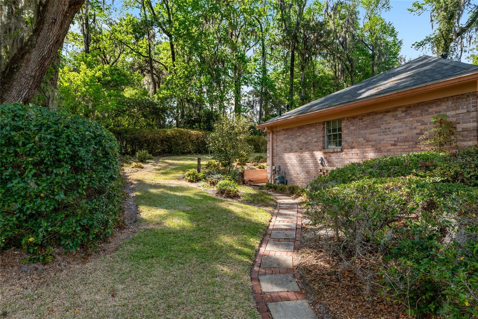 RIDGEWOOD - Residential