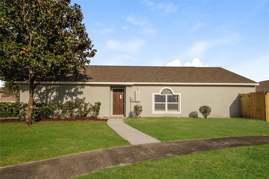 Photo of 5624 New Cambridge Road, Orlando, FL 32810 (MLS # TB8470343)