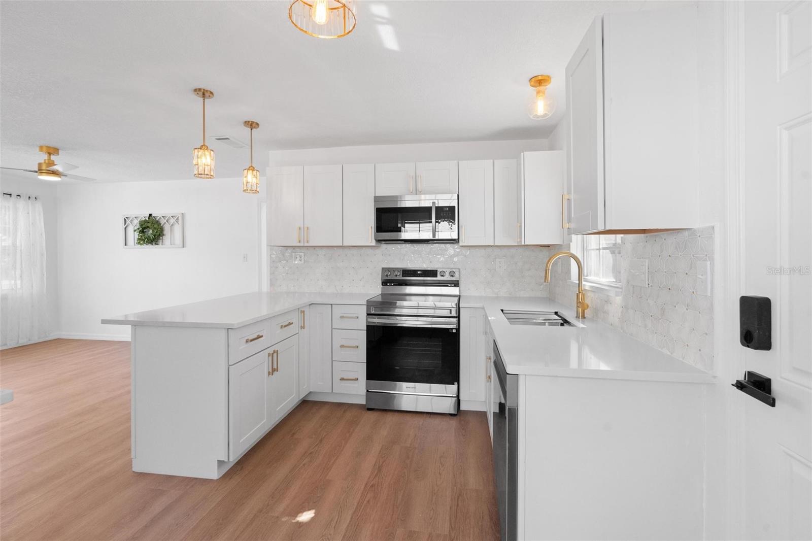 PASADENA ESTATES - Residential