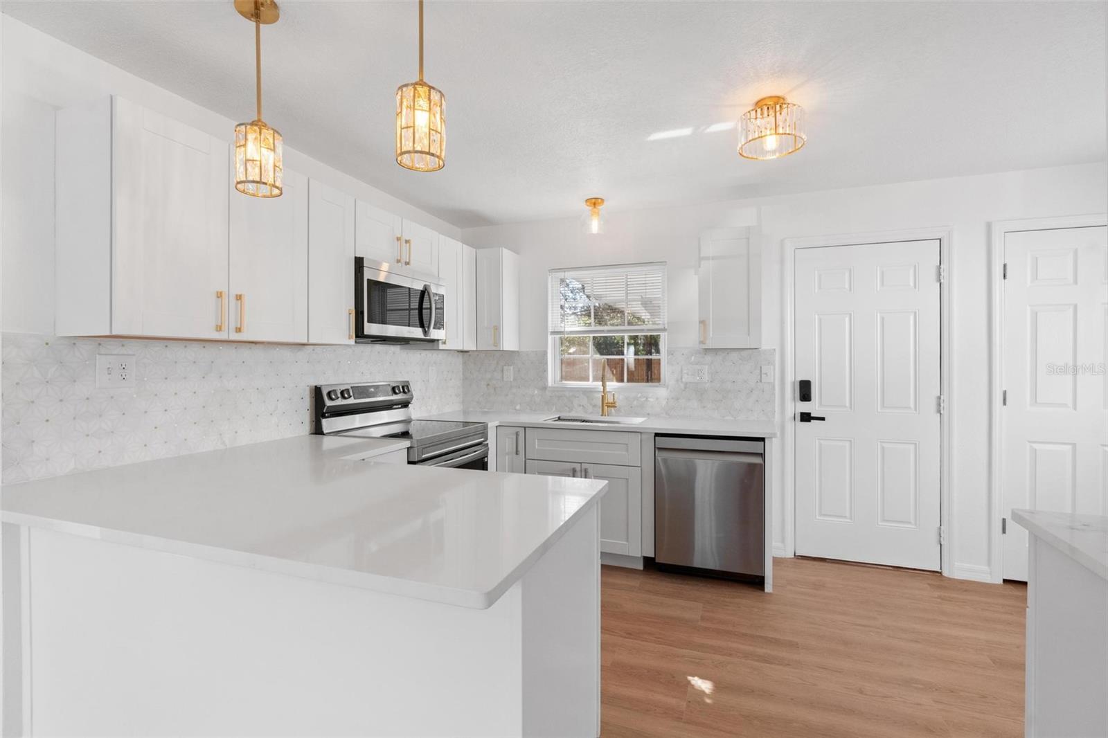 PASADENA ESTATES - Residential