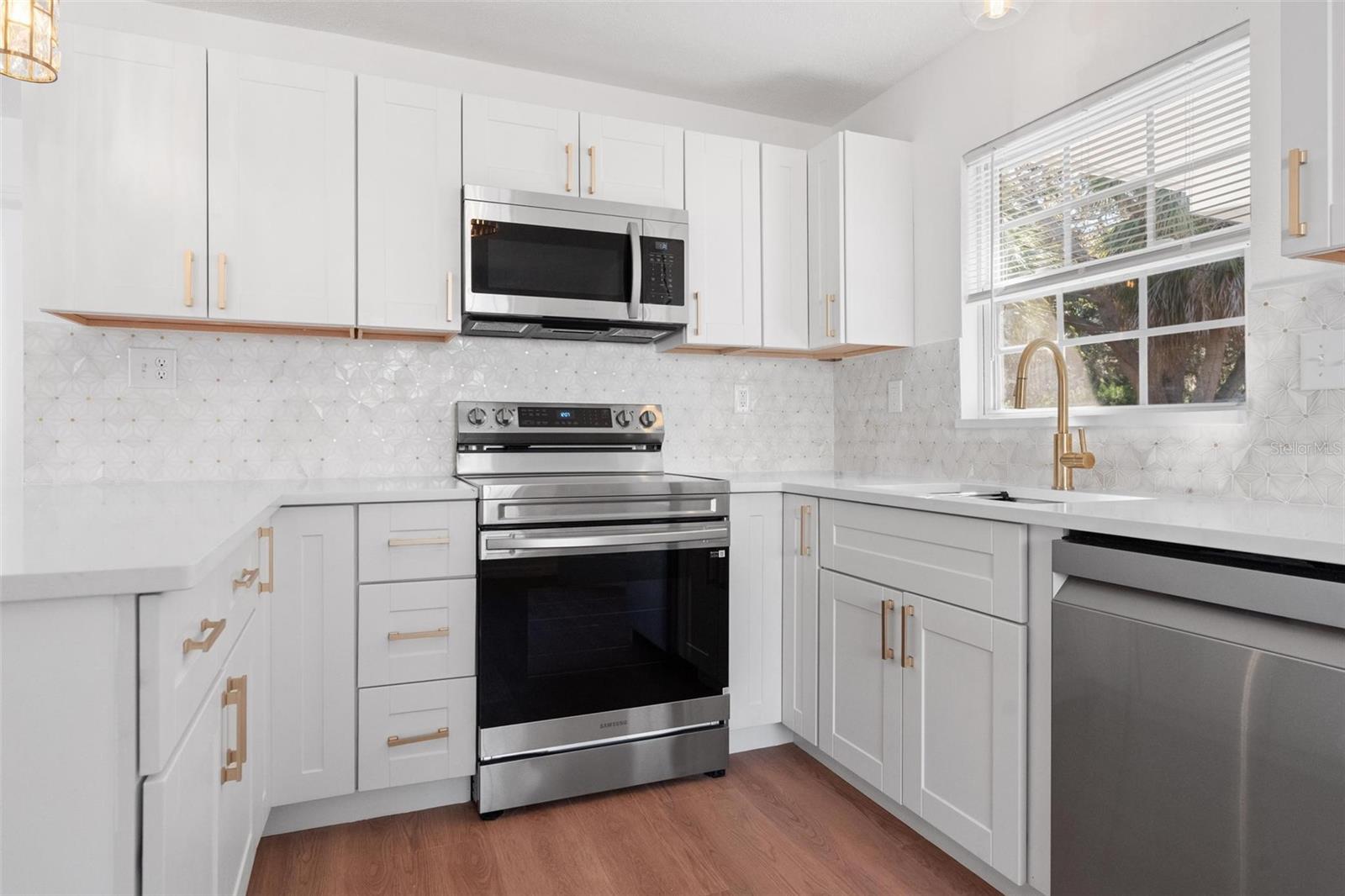 PASADENA ESTATES - Residential