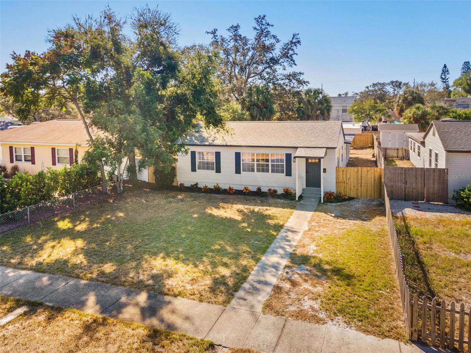 PASADENA ESTATES - Residential