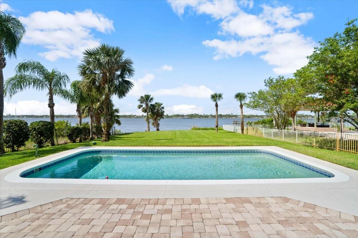 1517 N HALIFAX AVENUE