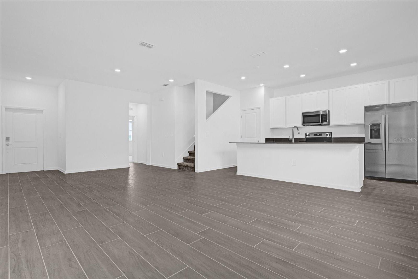 STOREY GROVE - Residential Lease