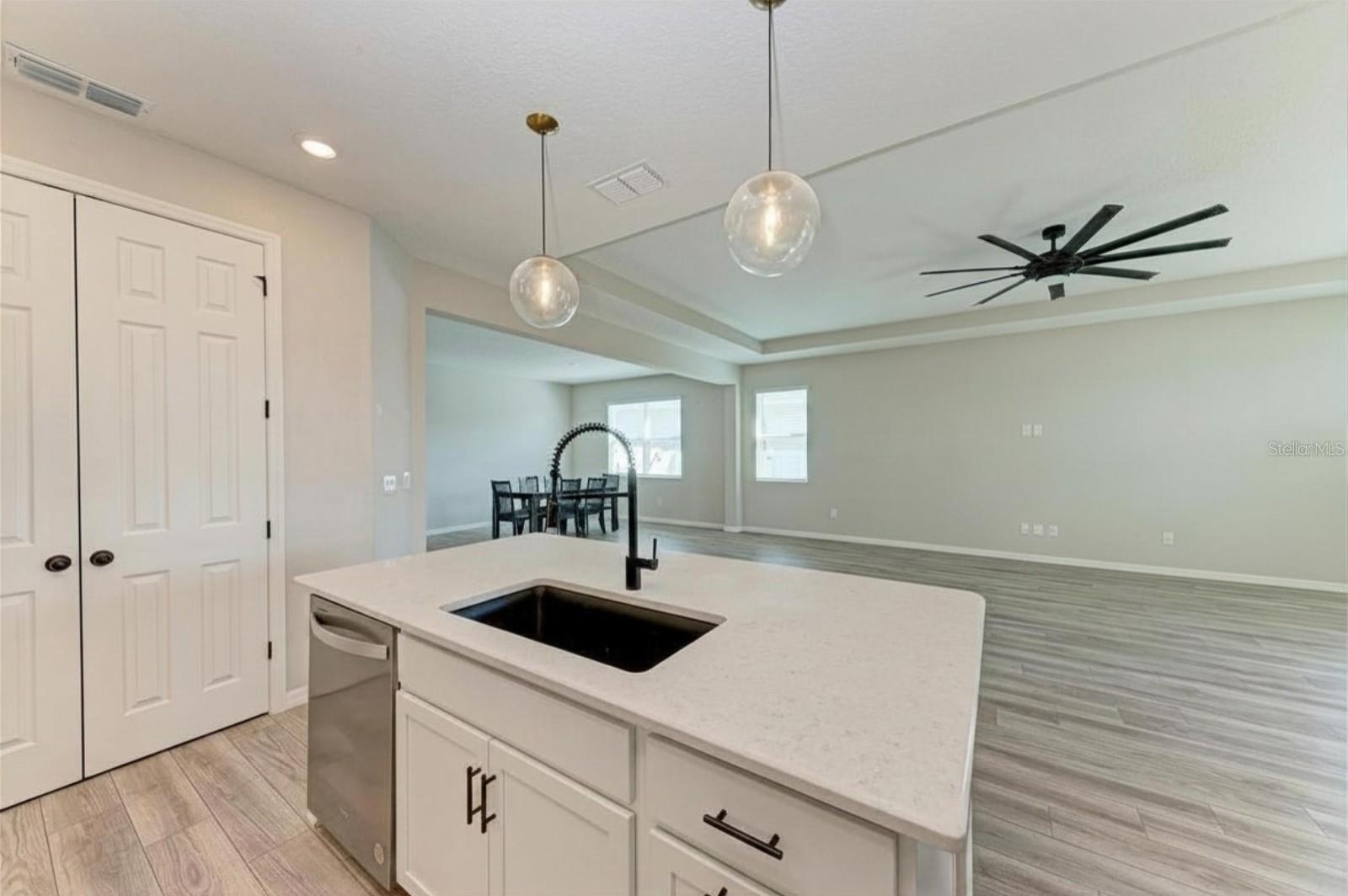 GRADY POINTE - Residential