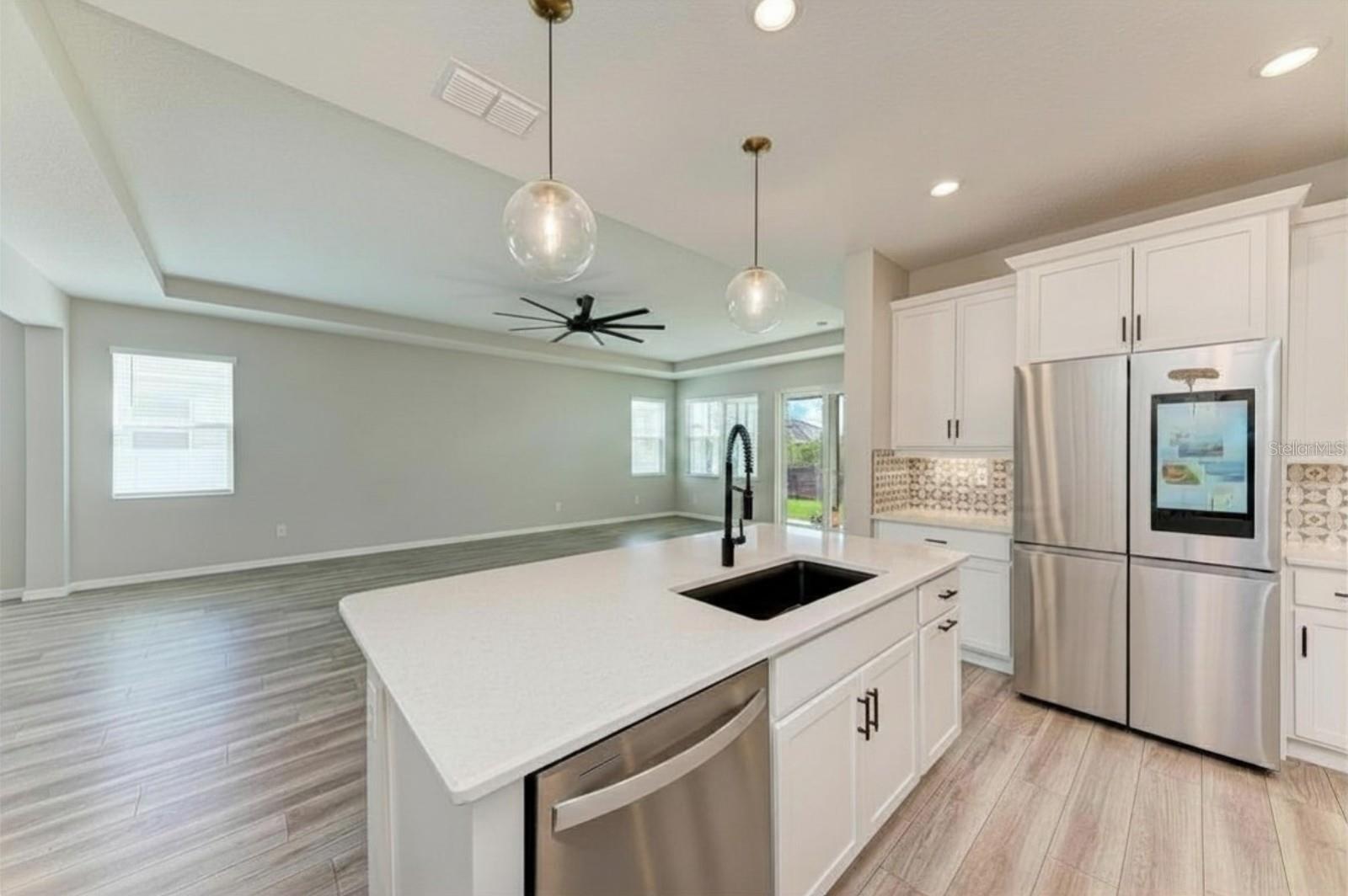 GRADY POINTE - Residential