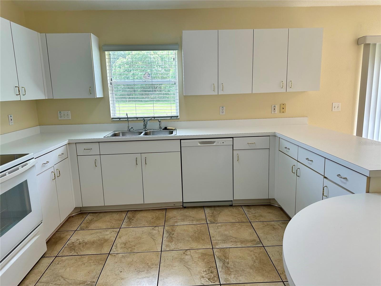 FOX RIDGE - Residential Lease