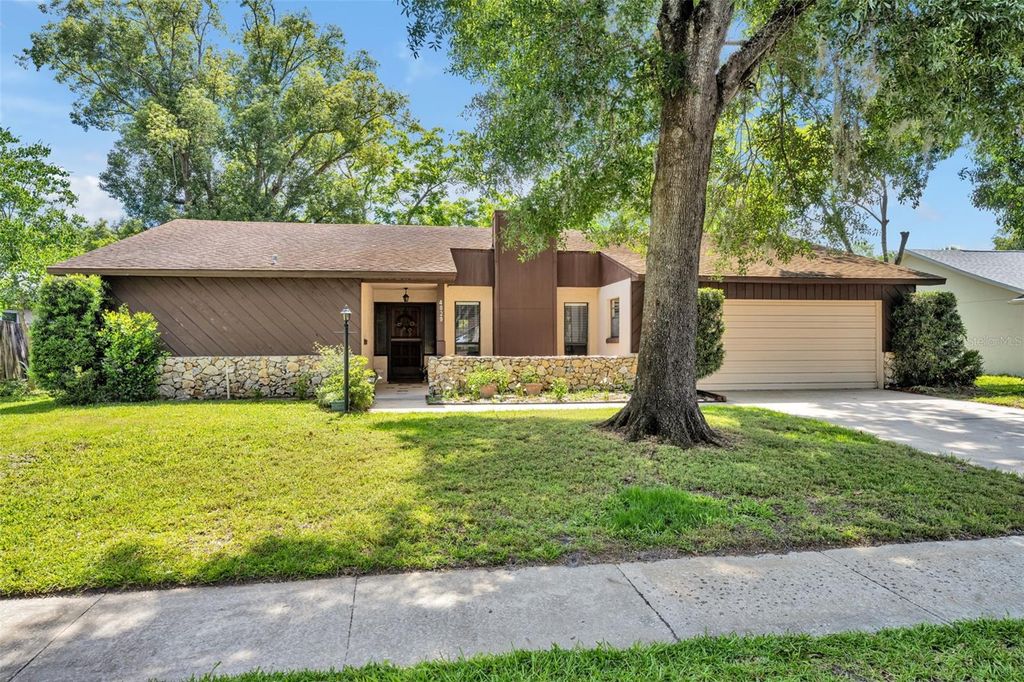 Photo of 4029 Tamarisk Way, Orlando, FL 32817 (MLS # O6409365)
