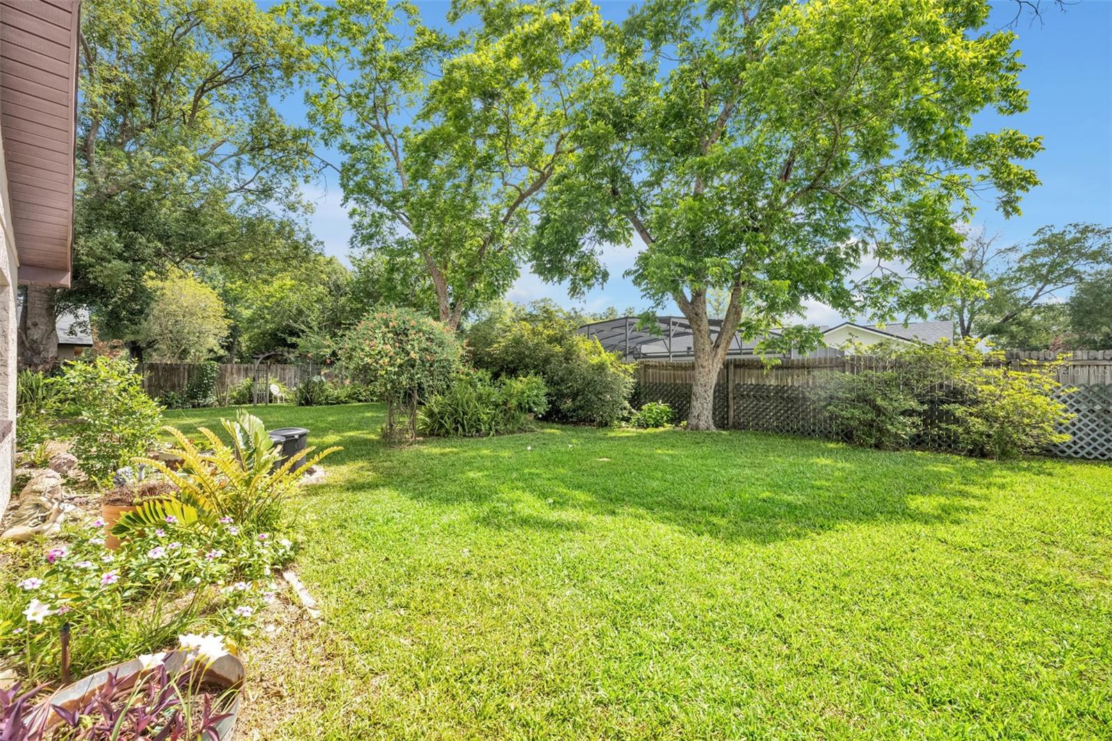 WOODSIDE VILLAGE - Residential