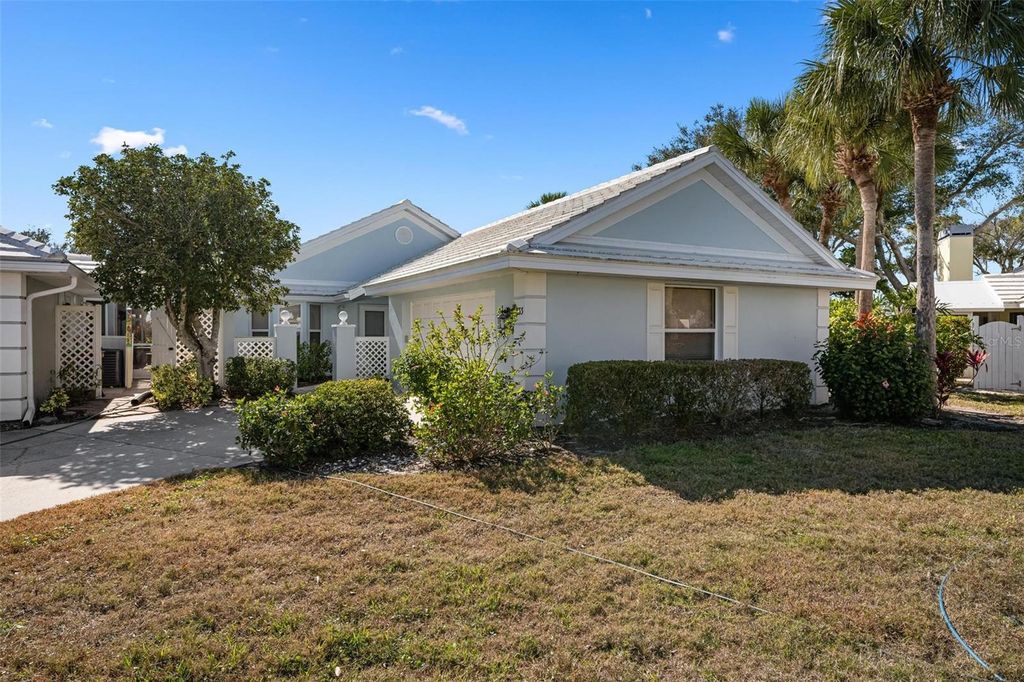 Photo of 733 Brightside Crescent Drive #31, Venice, FL 34293 (MLS # N6142809)