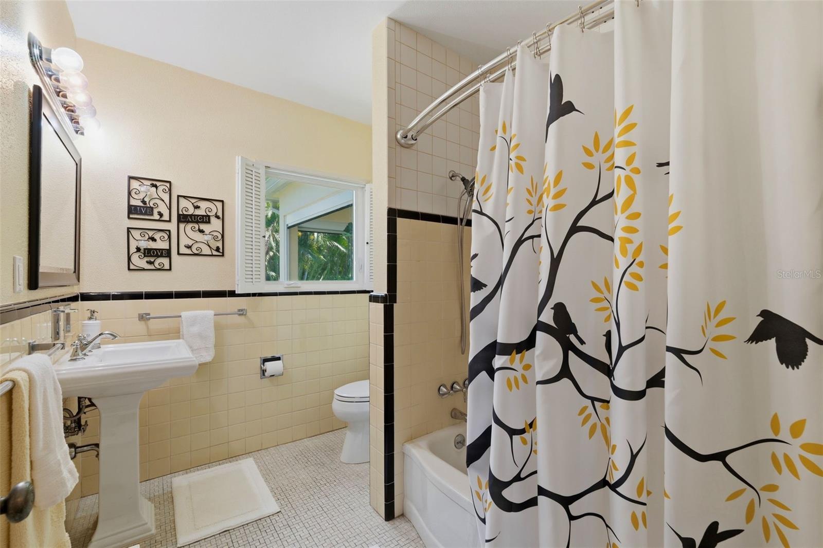 BAHAMA BEACH REP - Residential
