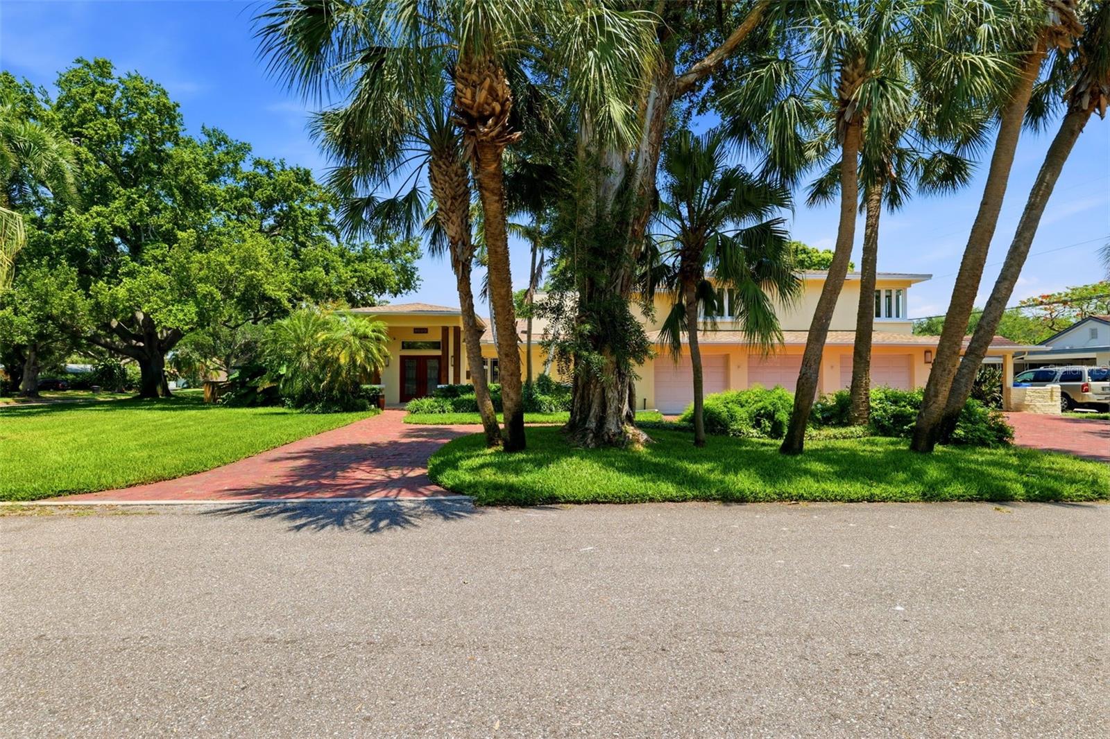 BAHAMA BEACH REP - Residential