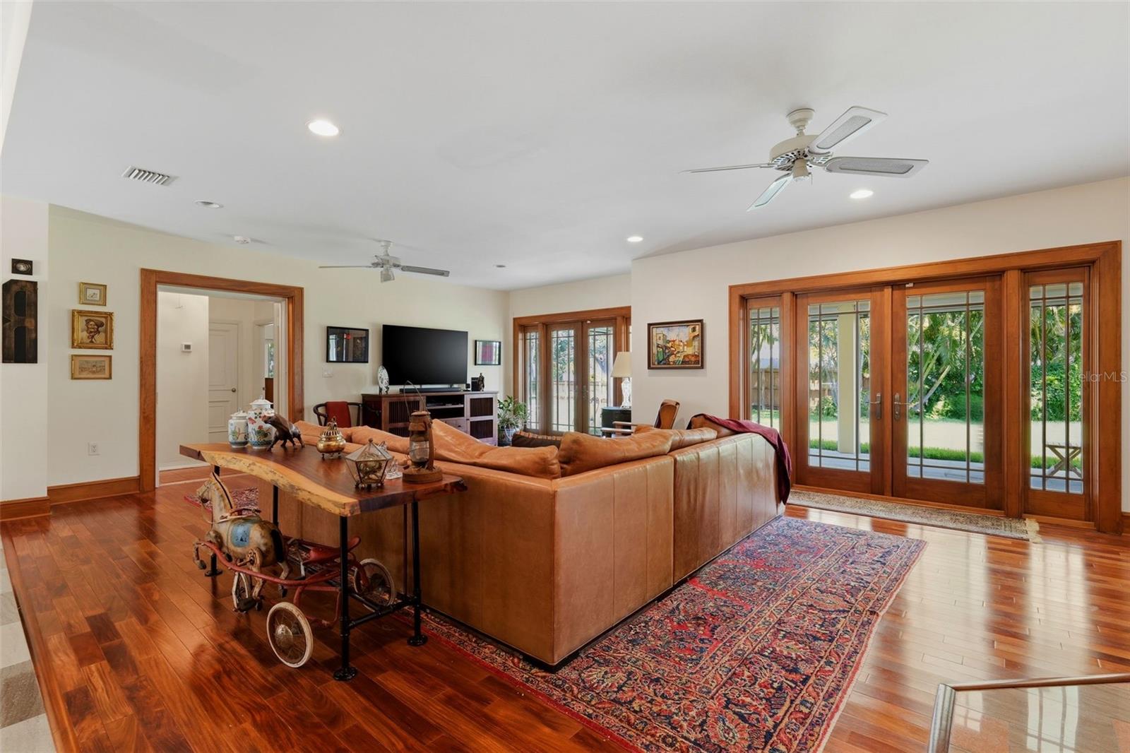 BAHAMA BEACH REP - Residential