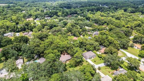 A home in DELAND