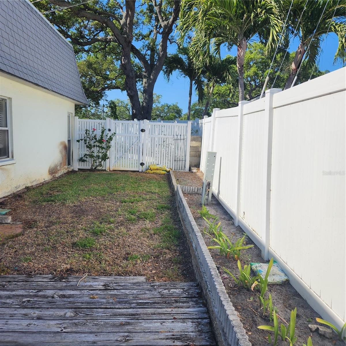 BAY HILLS SUB 1ST ADD - Residential