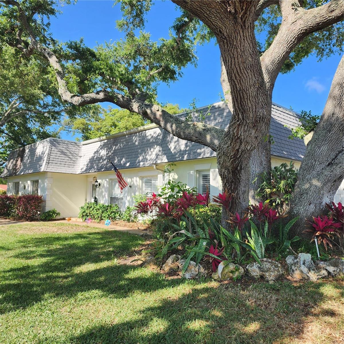 BAY HILLS SUB 1ST ADD - Residential