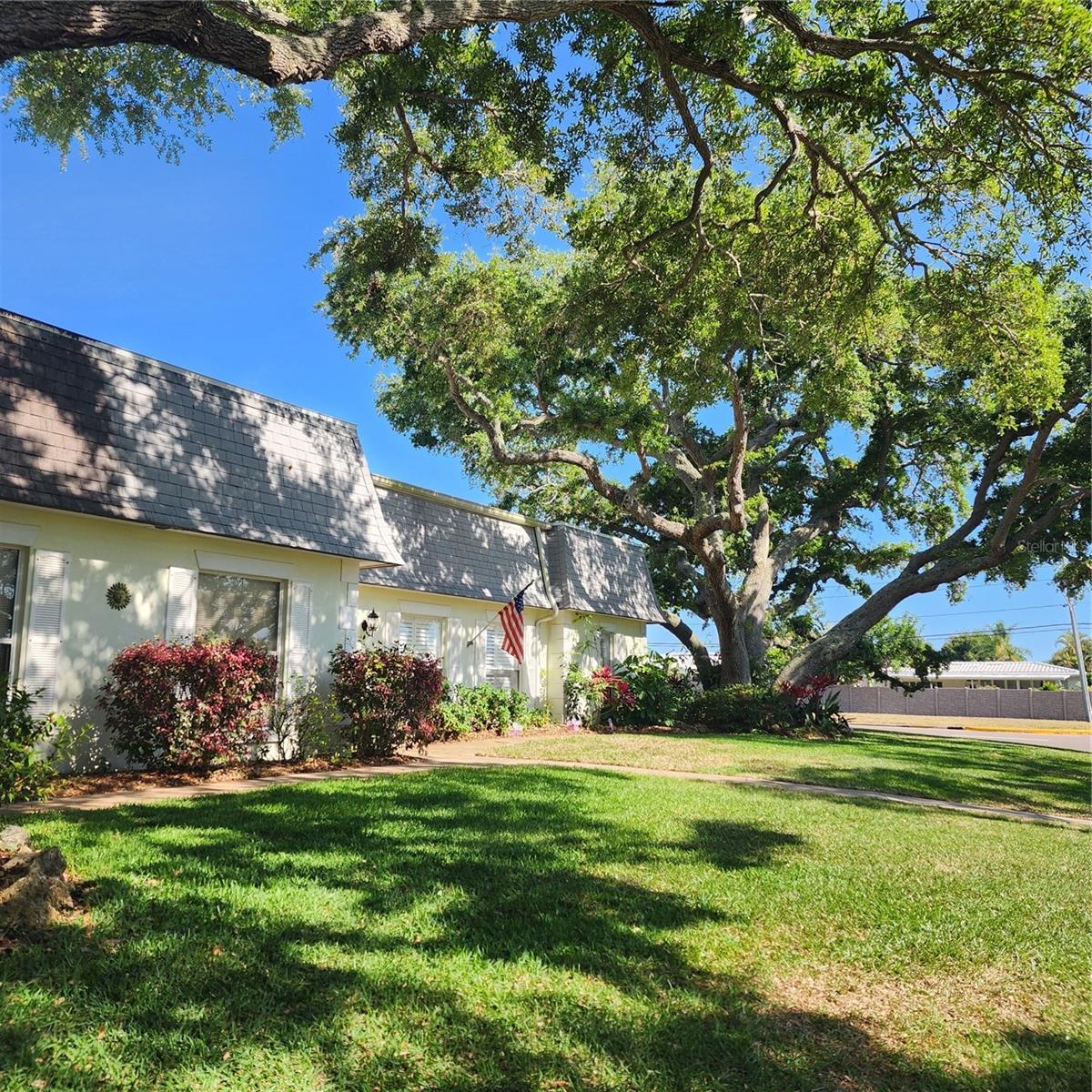 BAY HILLS SUB 1ST ADD - Residential