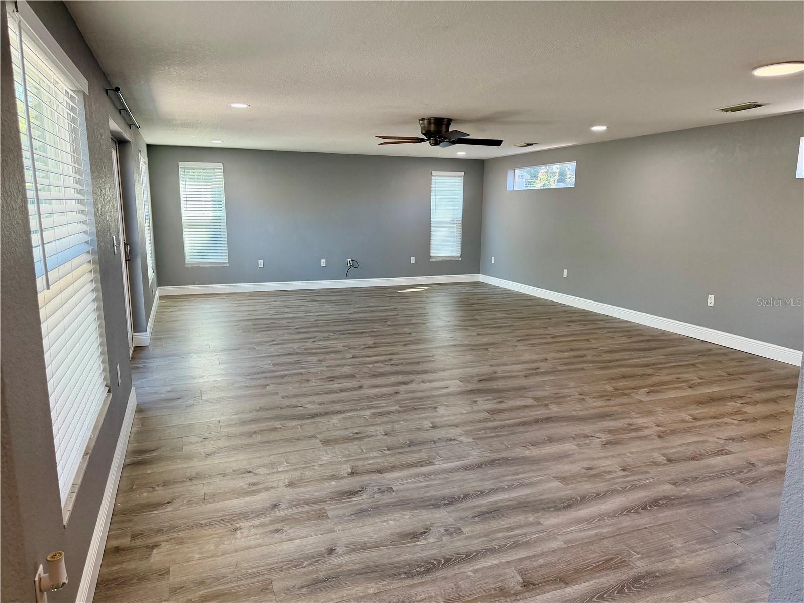 CRESTRIDGE 8TH ADD - Residential