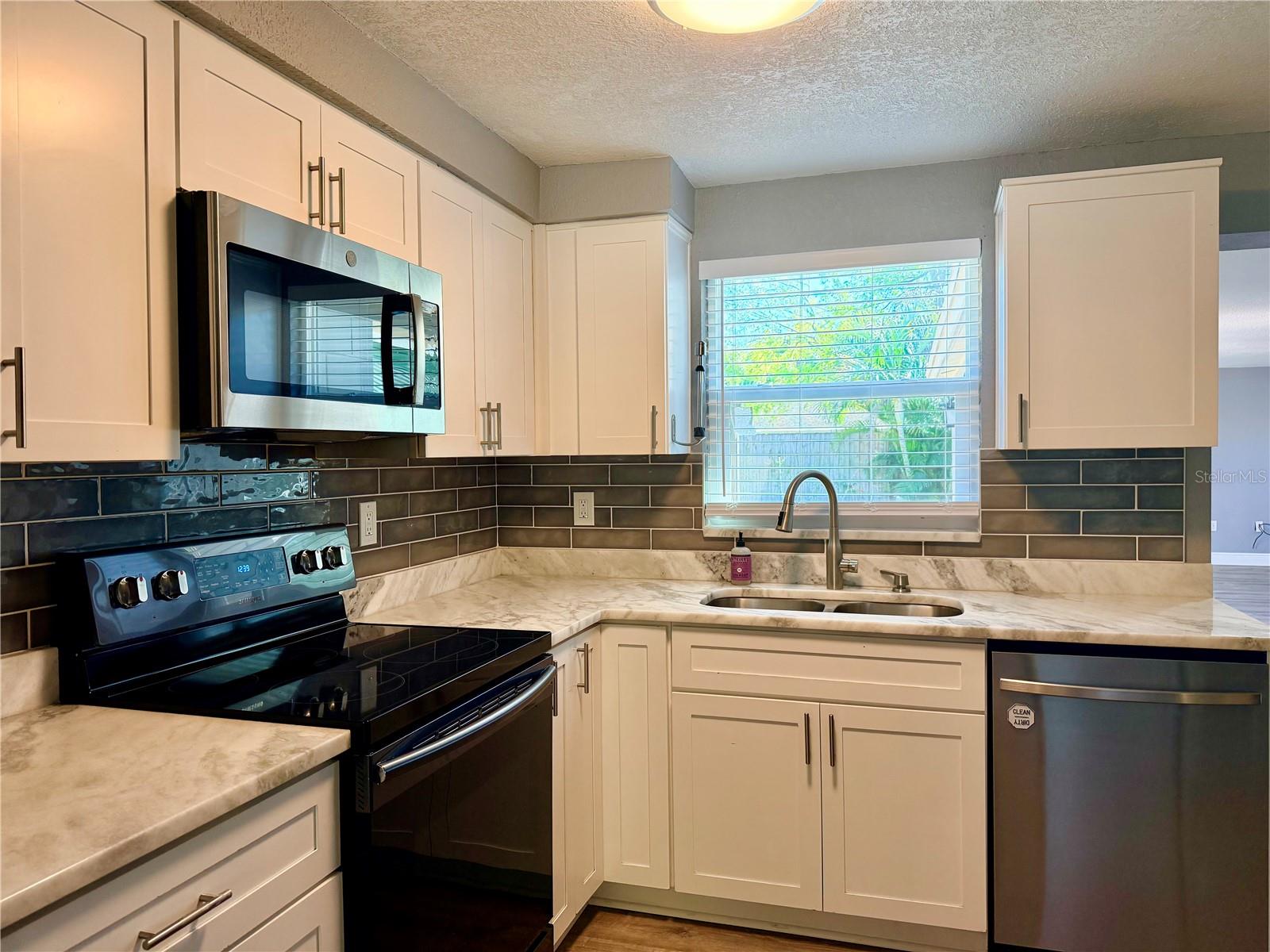 CRESTRIDGE 8TH ADD - Residential