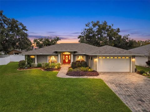 Photo of 204 Bentley Oaks Boulevard, Auburndale, FL 33823 (MLS # P4937552)