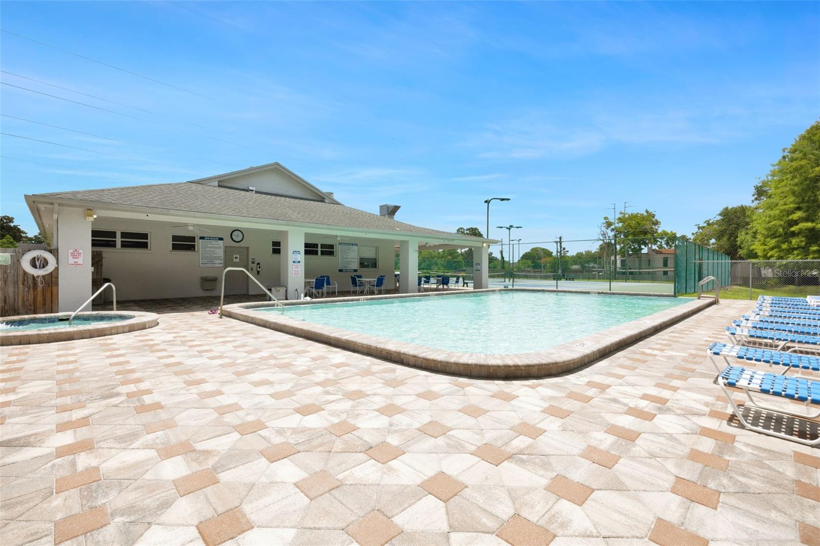 BROOKFIELD - Residential