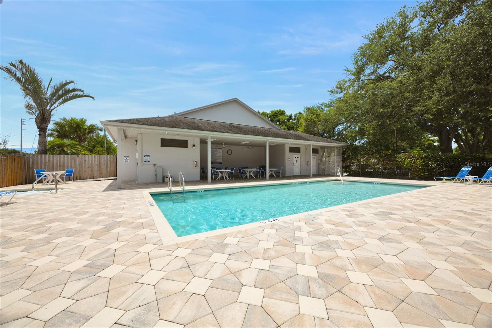 BROOKFIELD - Residential