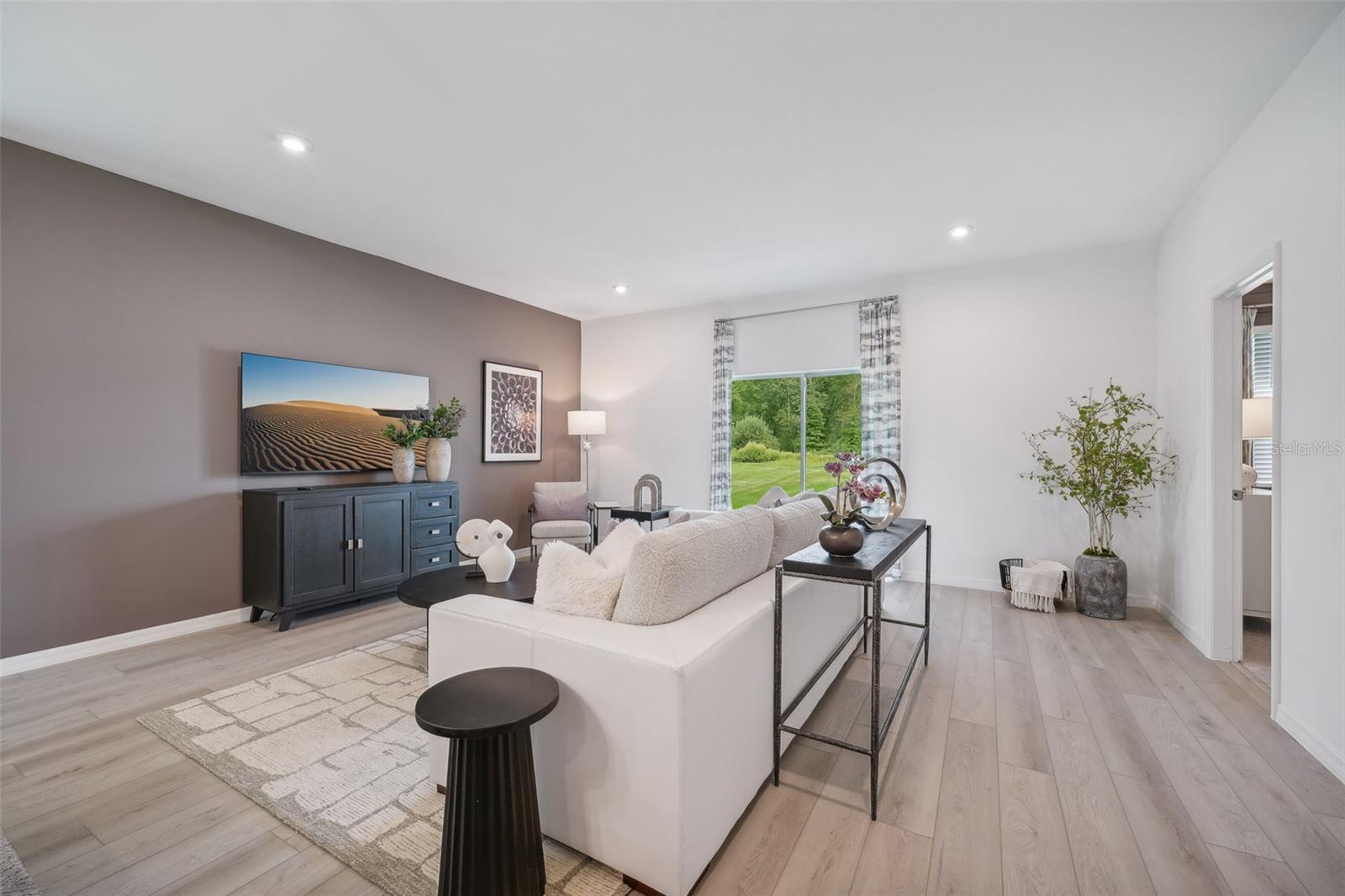 SCENIC TERRACE - Residential