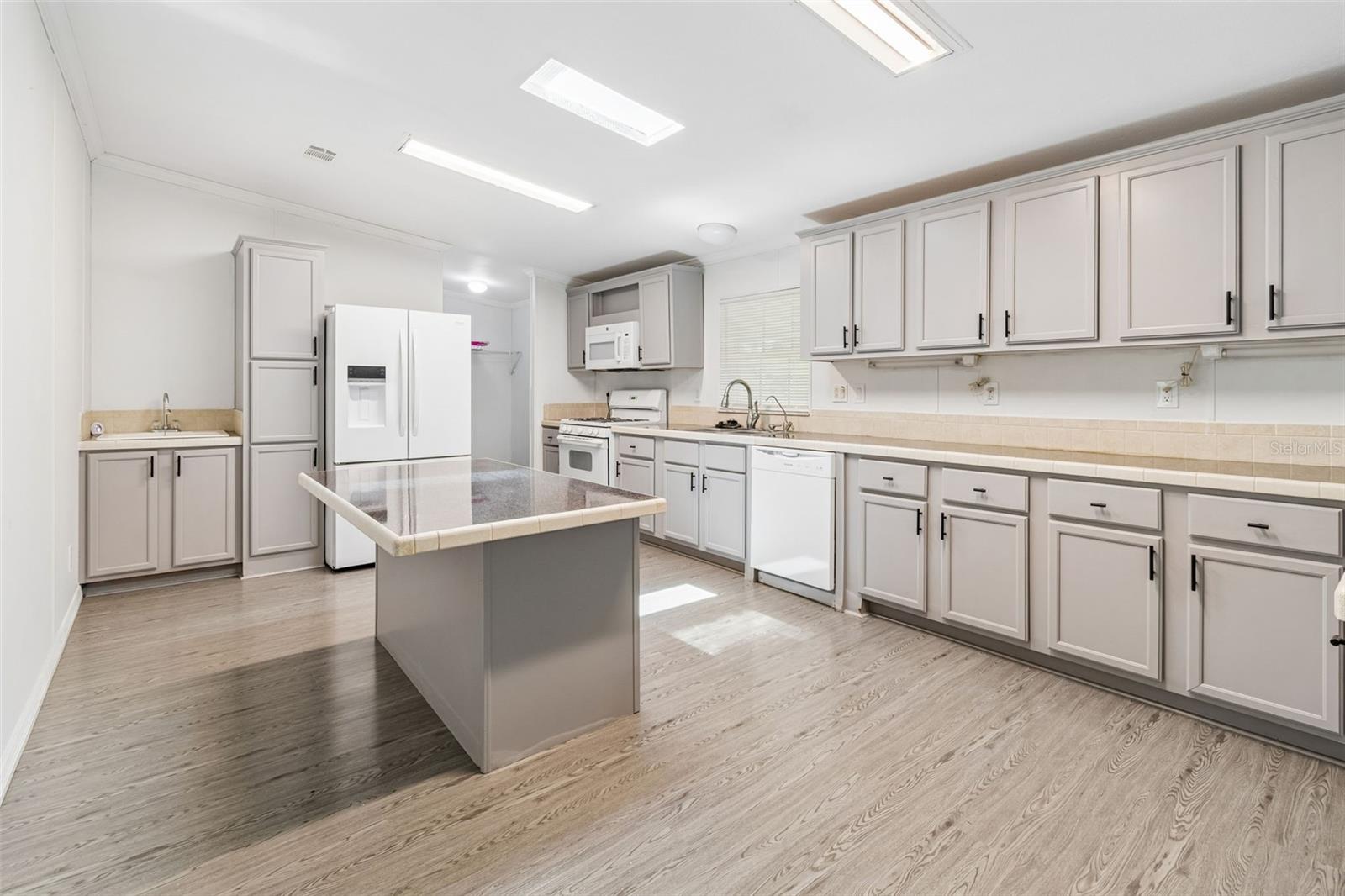 FOX RIDGE - Residential