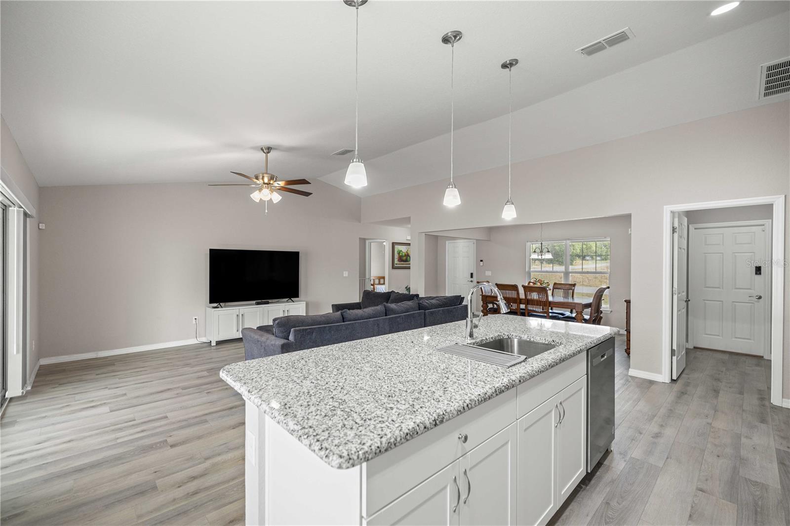 SILVER SPGS SHORES UN #33 - Residential