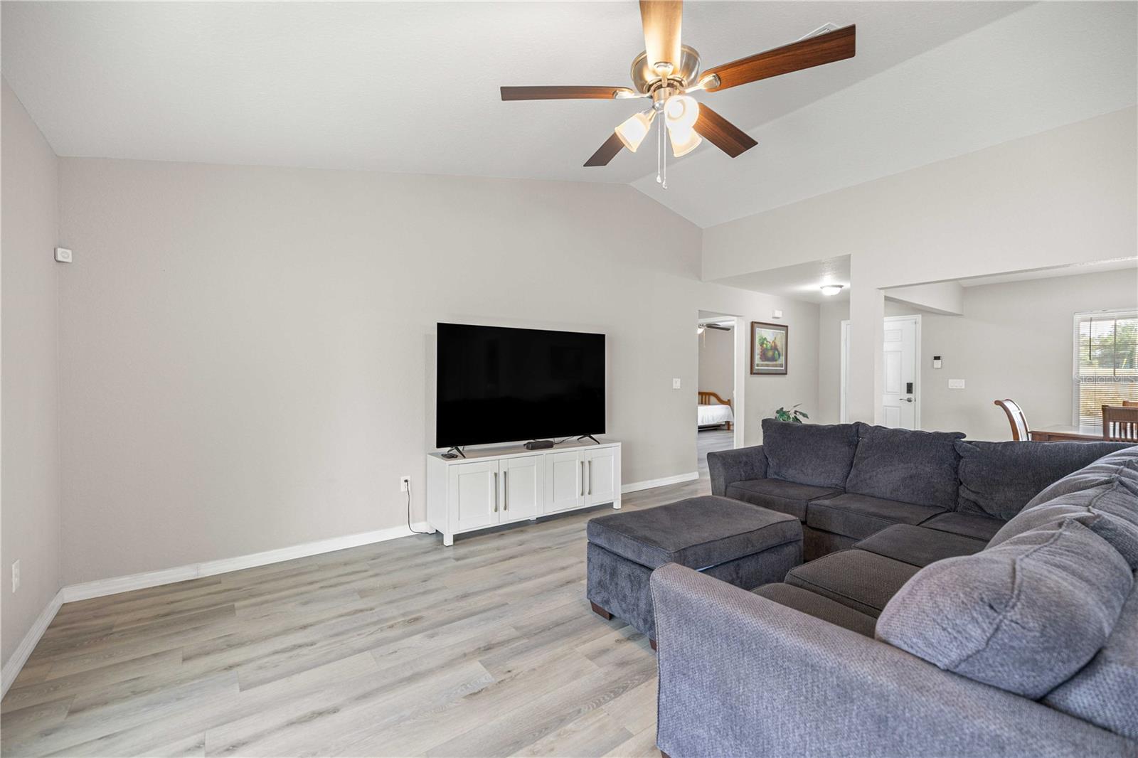 SILVER SPGS SHORES UN #33 - Residential