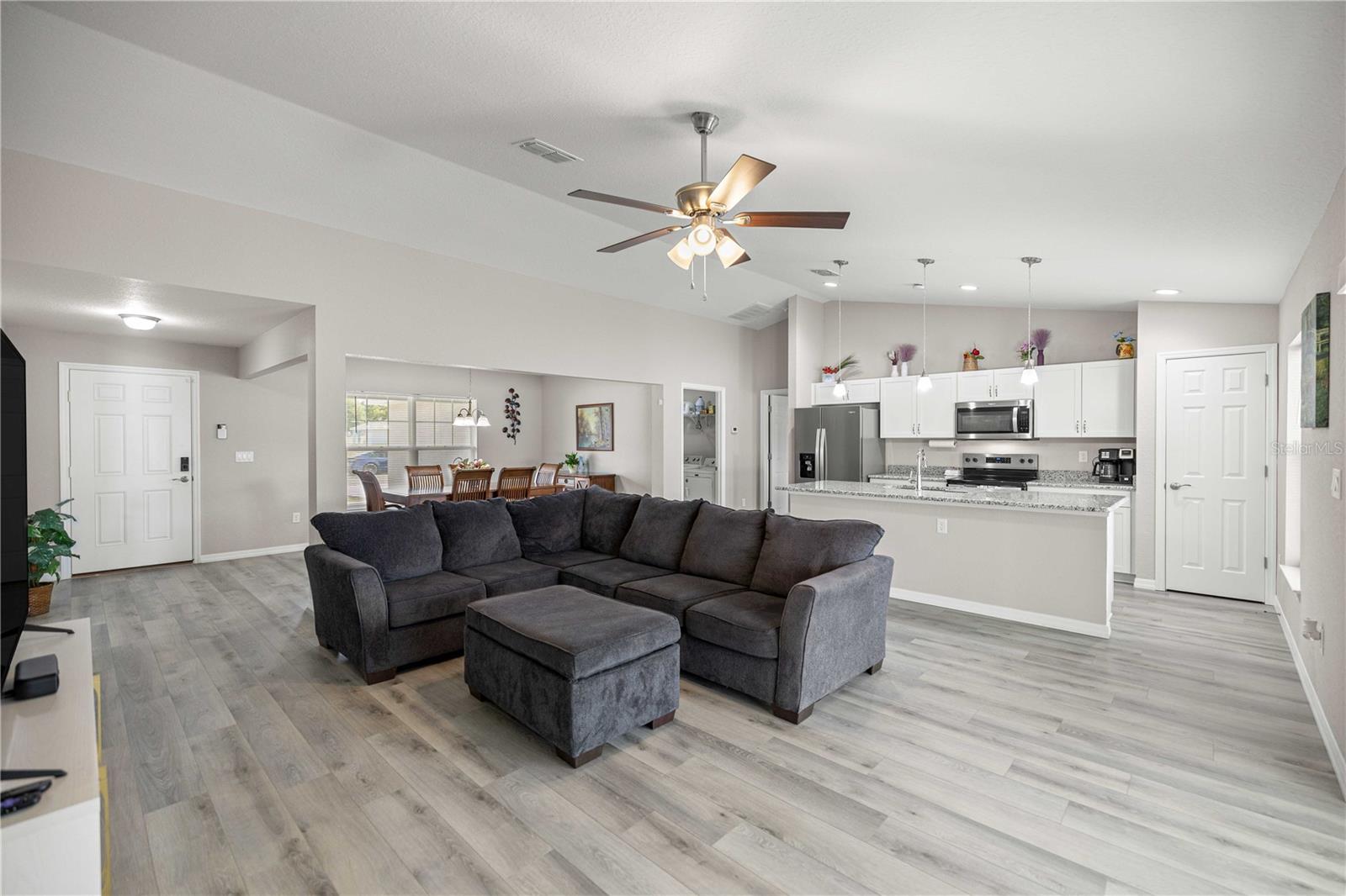 SILVER SPGS SHORES UN #33 - Residential