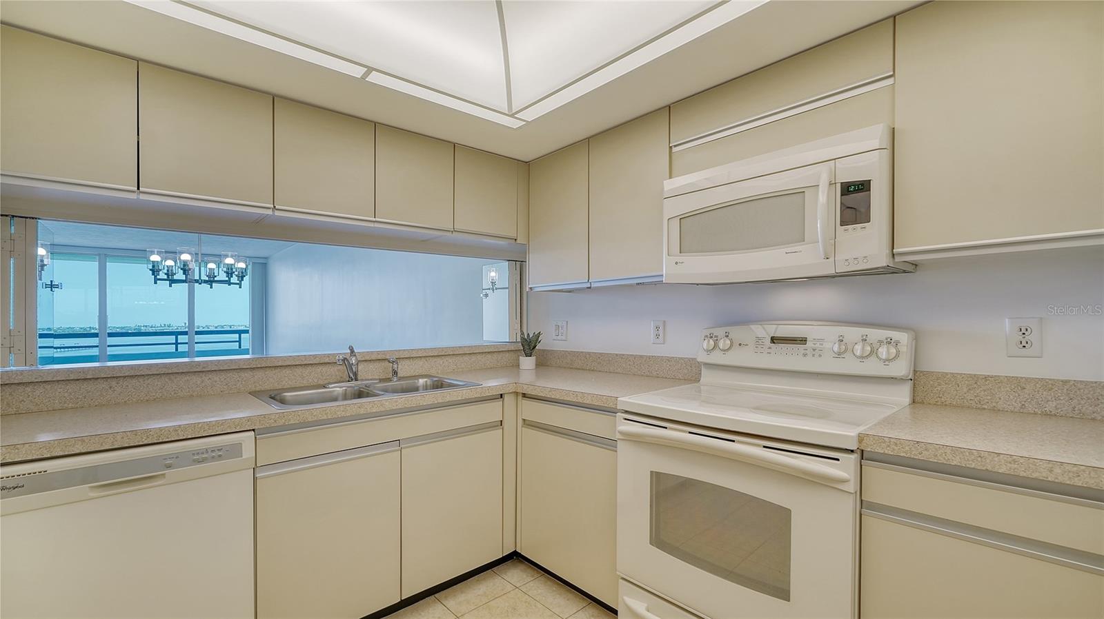 CONDO ON THE BAY TOWER I - Residential Lease