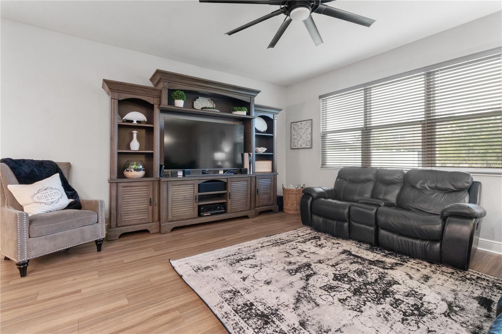 VILLAGES/TRINITY LAKES - Residential