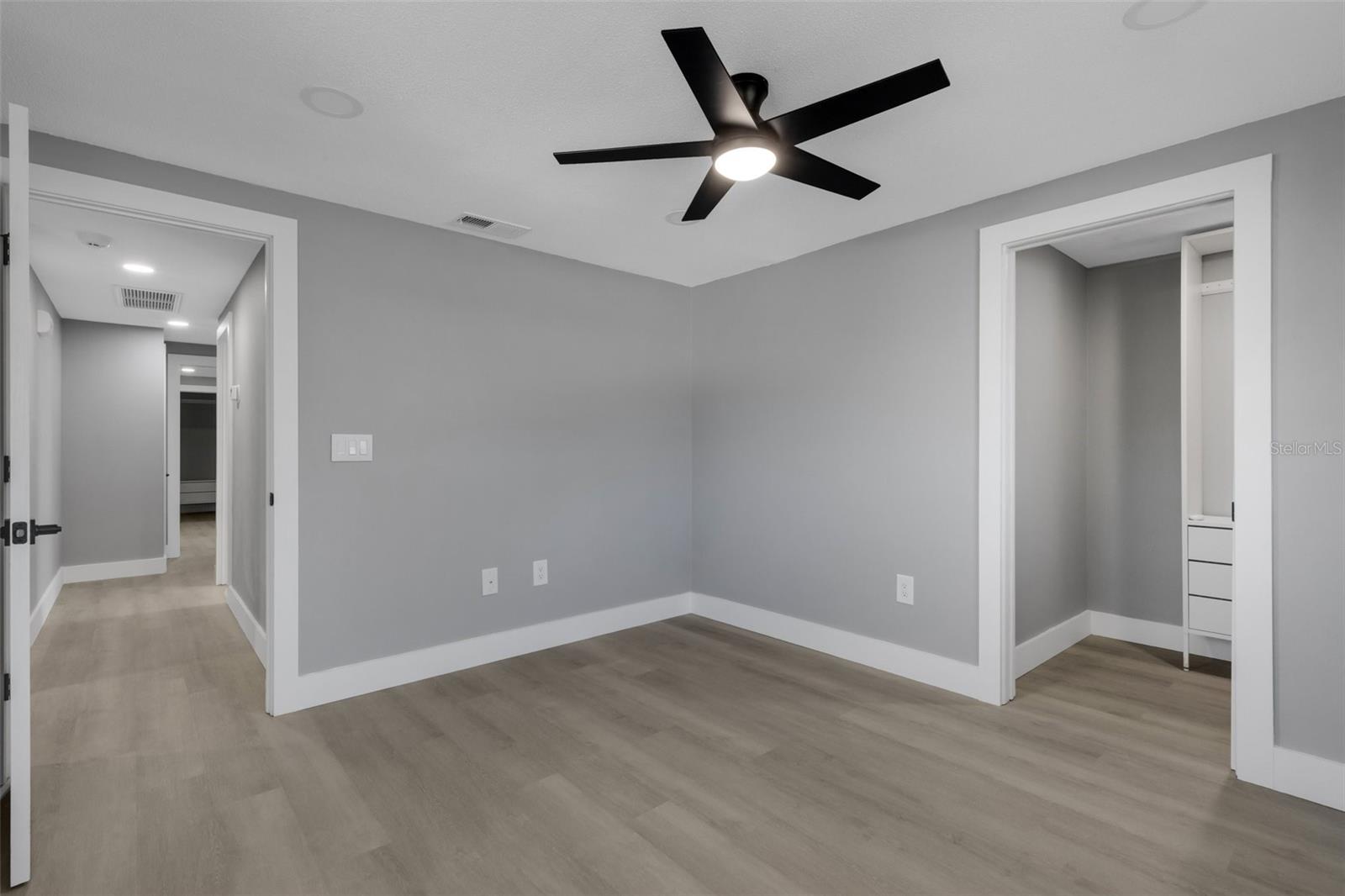 SOUTH GATE RIDGE 05 - Residential Lease