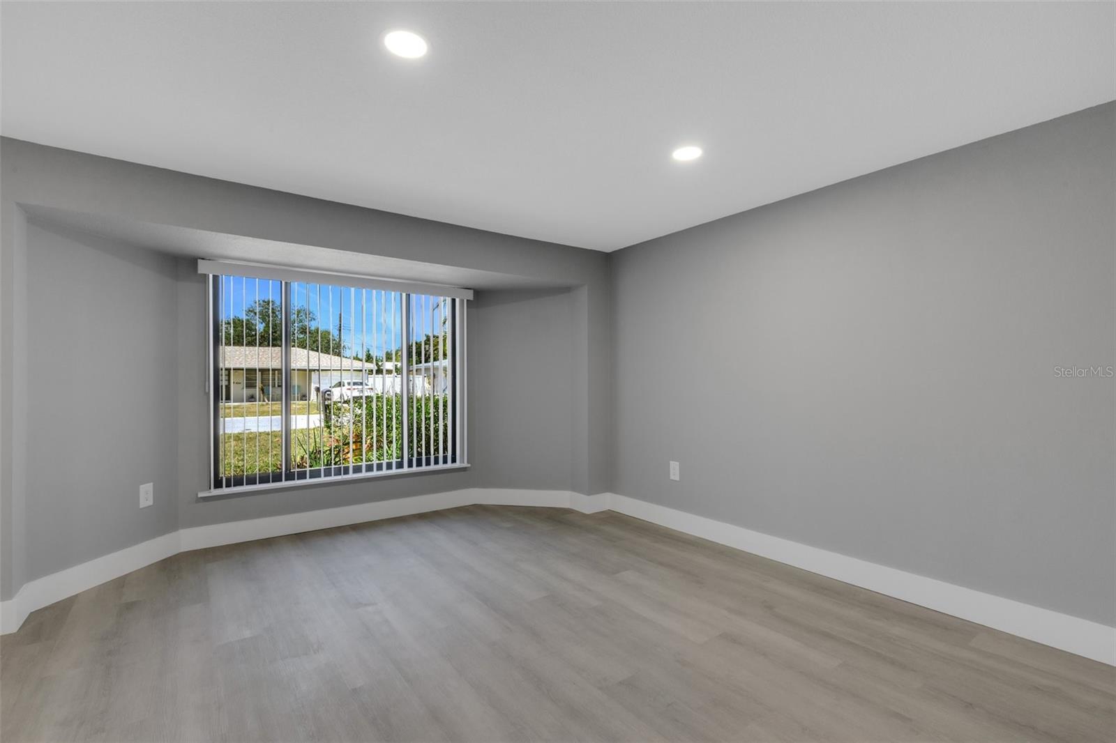 SOUTH GATE RIDGE 05 - Residential Lease