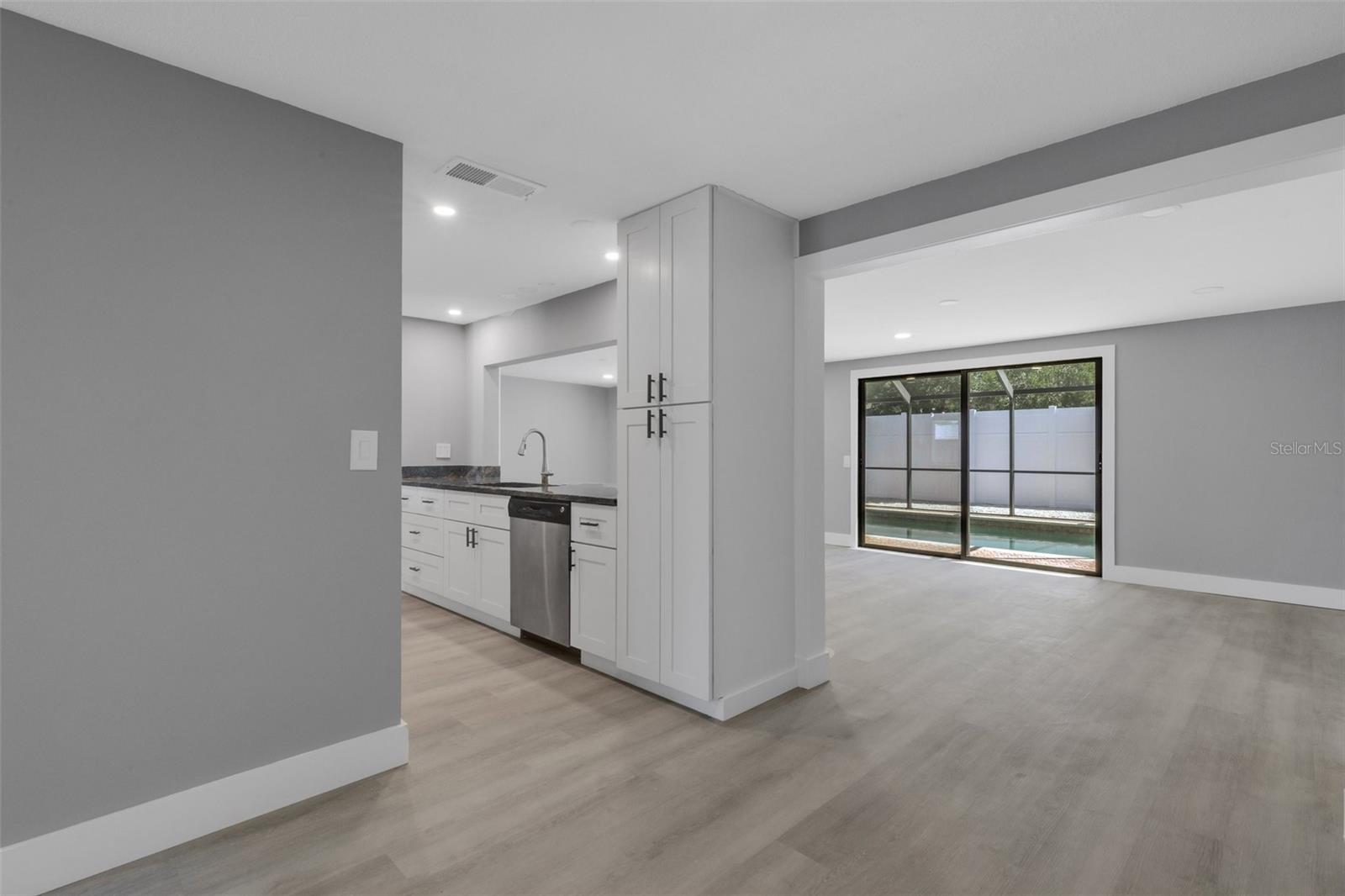 SOUTH GATE RIDGE 05 - Residential Lease