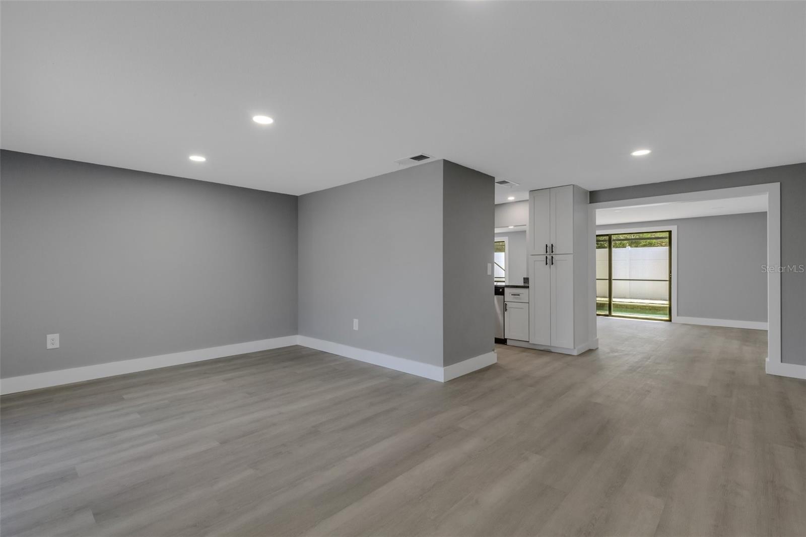 SOUTH GATE RIDGE 05 - Residential Lease