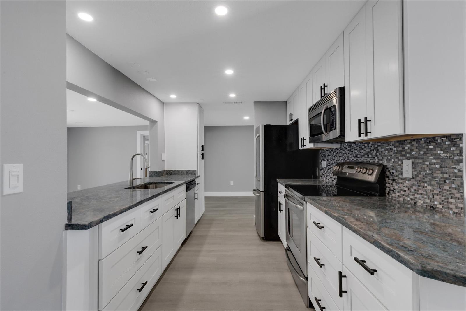 SOUTH GATE RIDGE 05 - Residential Lease
