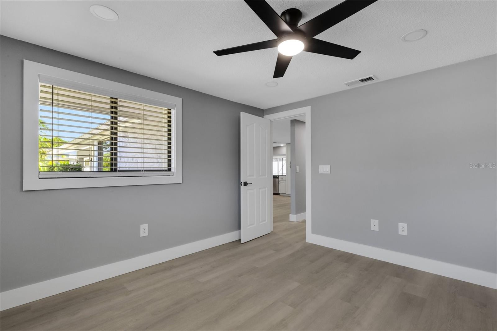 SOUTH GATE RIDGE 05 - Residential Lease