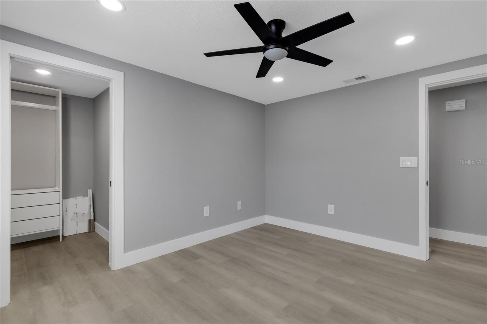 SOUTH GATE RIDGE 05 - Residential Lease
