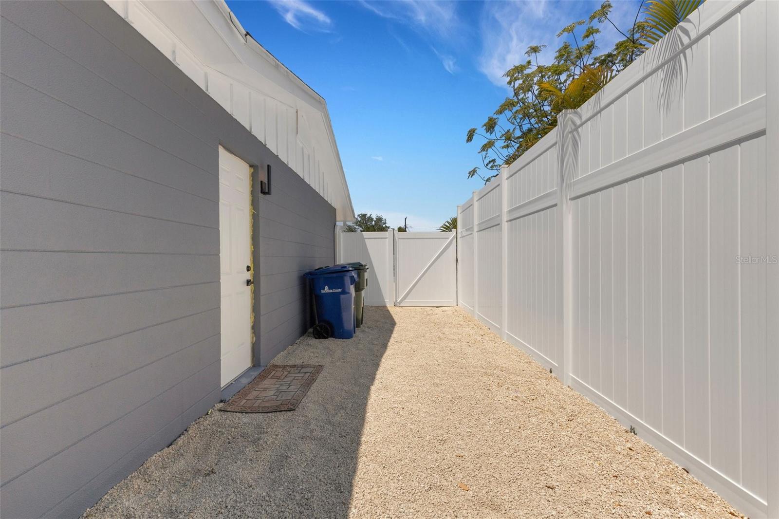 SOUTH GATE RIDGE 05 - Residential Lease