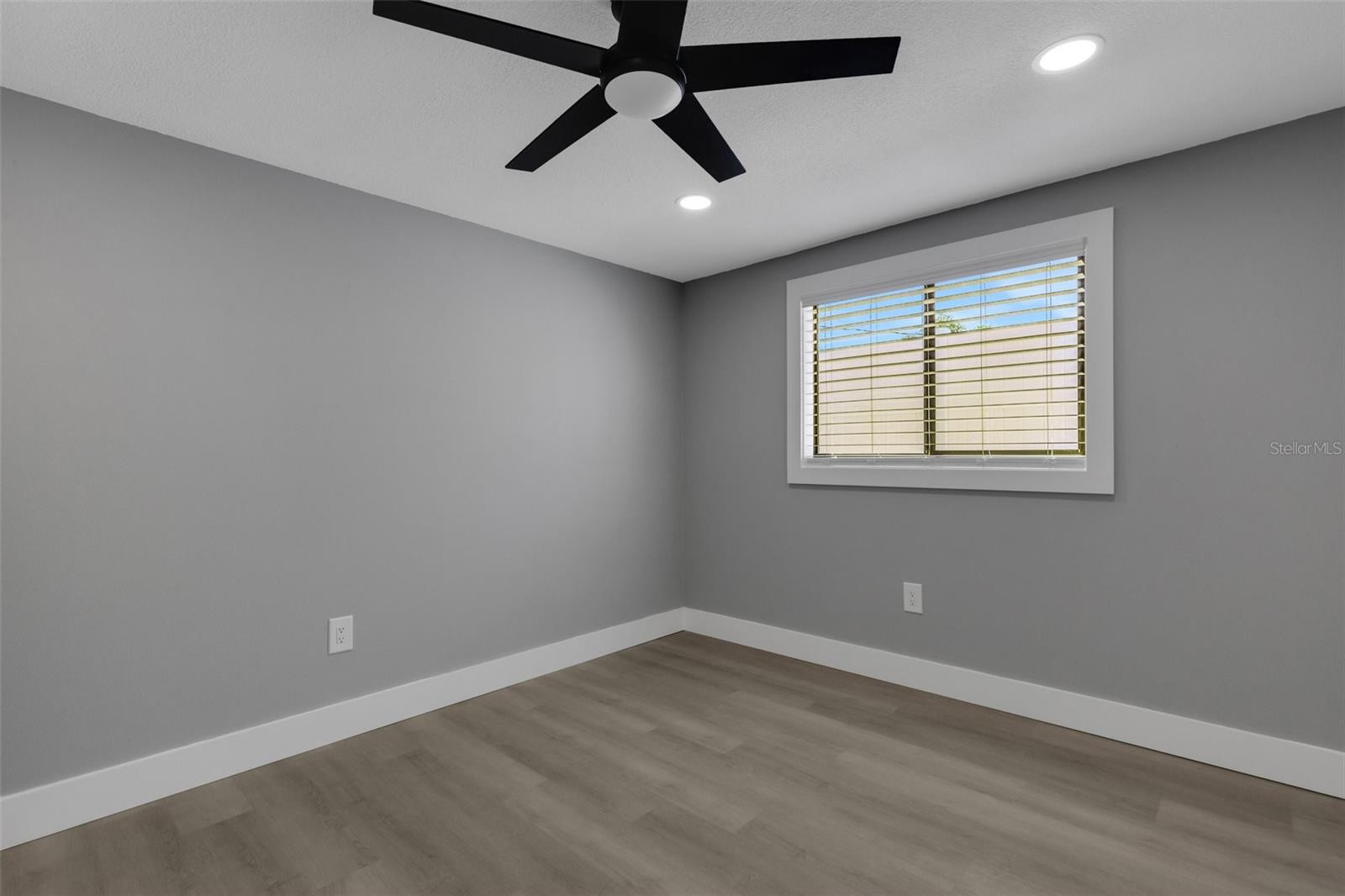 SOUTH GATE RIDGE 05 - Residential Lease