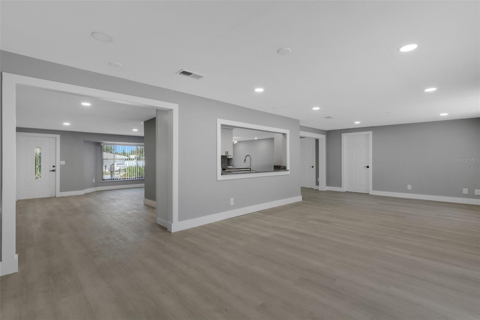 SOUTH GATE RIDGE 05 - Residential Lease