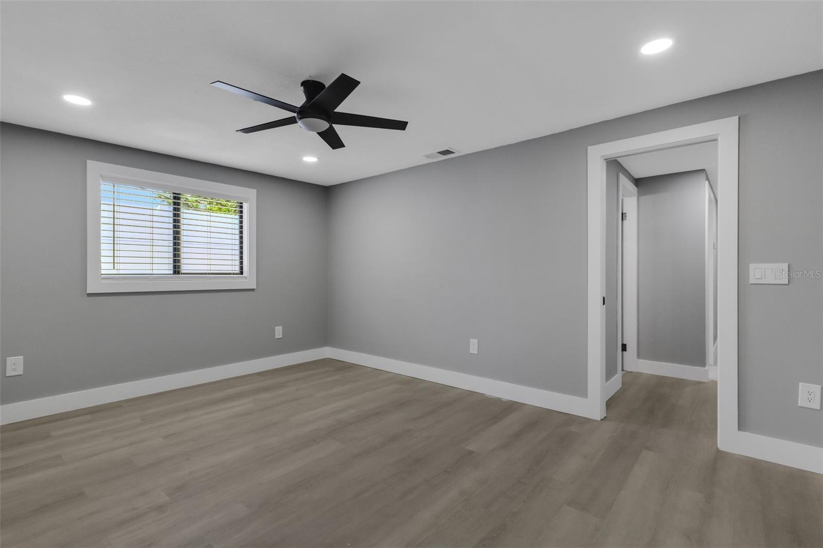 SOUTH GATE RIDGE 05 - Residential Lease
